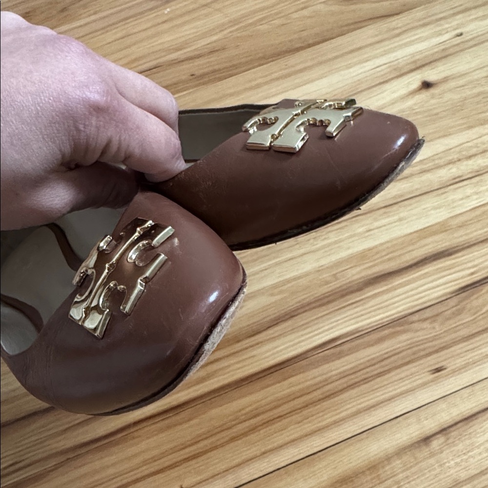 Tory Burch Raleigh Flat, gold logo leather sole - Picture 4 of 9